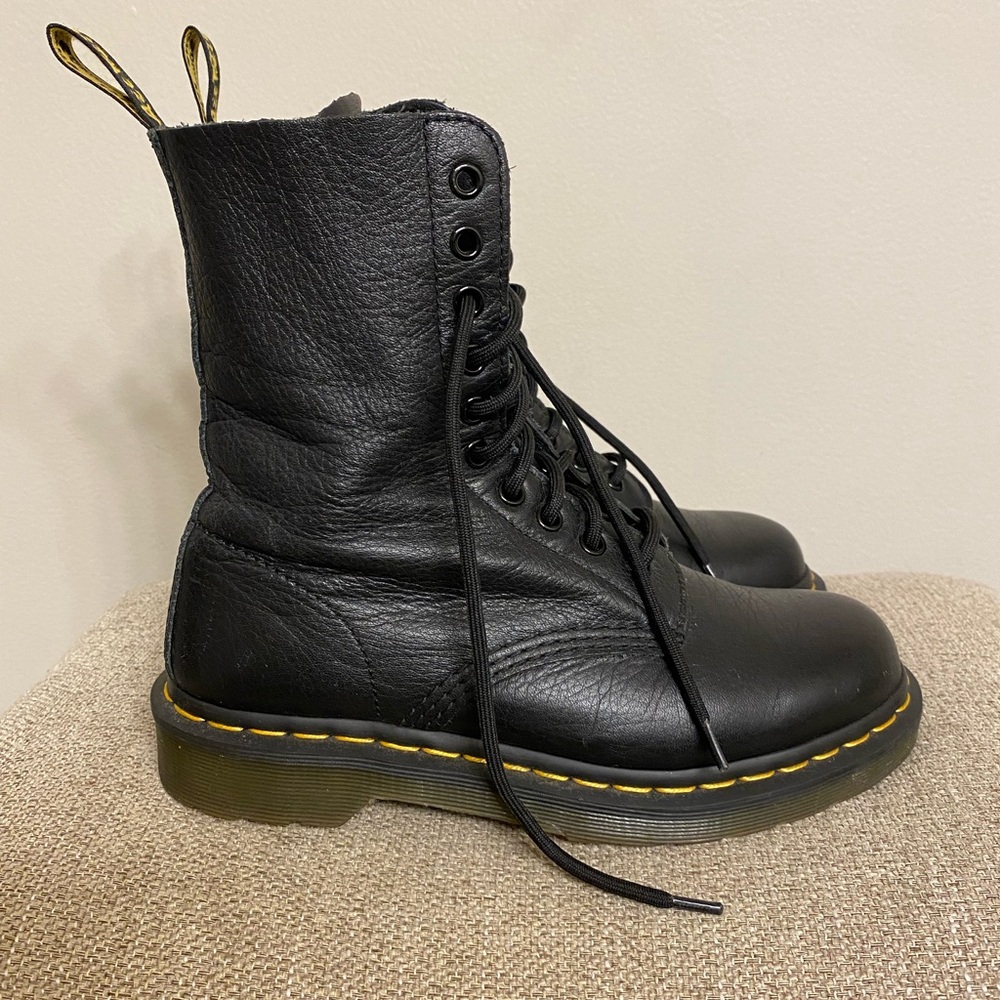 Dr. Martens 1490 VIRGINIA LEATHER MID CALF BOOTS - Picture 13 of 16